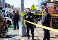 美国枪击警察3死2伤,怎么看待美国加州枪击案，致使3人死亡，9人受伤了？