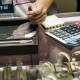 代购携珠宝闯关被查,代购首饰一般是正品吗？