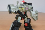 夫妻寄存双胞胎婴儿,变形金刚2是什么故事情节？