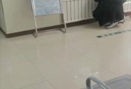 办事遇丁义珍式窗口,医院出现丁义珍式窗口，病人需要蹲着看病，该现象为何屡禁不止？