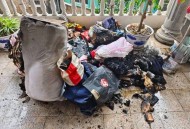 辟谣重庆住宅火灾,重庆刘千夫妇一家着火了为什么还呆在房间里？