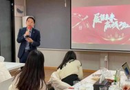 最土年终总结火了,2021年终总结搞笑感言？