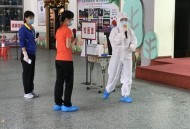一男子吃馒头噎死,7岁男童吃馒头噎死，女校医未亲自施救，责任在谁？今后遇到相似情况该如何急救？