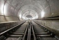 列车停隧道一小时,隧道车速最高多少公里？