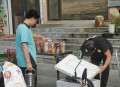 小学生摆摊月入4000,小学生摆摊月入4000怎么办