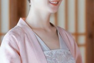 奶茶倒他人头上逃跑,《知否知否应是绿肥红瘦》预告里魏行首为什么突然赎身逃跑？