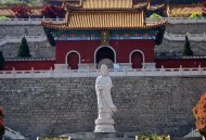 景区摸马肚子被狠咬,马亓山现在开放了吗？