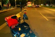 外卖小哥救轻生情侣,上海外卖小哥接“奇怪”订单后救下自杀女孩,女友:比你挣10万块还开心, 你怎么看? 外卖小哥救轻生情侣,上海外卖小哥接“奇怪”订单后救下自杀女孩,女友:比你挣10万块还开心, 你怎么看?