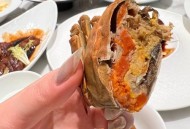 蟹藏车内2年才取出,螃蟹在车里找不到了,怎么办? 蟹藏车内2年才取出,螃蟹在车里找不到了,怎么办?