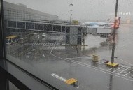 飞机密集离港避台风,上海台风影响飞机起飞吗？