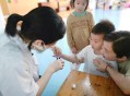 家长不在家娃被抽血,学校私自给孩子抽血合法吗？