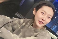 女生留学第9天自杀,韩剧女主角在外国留学父亲被逼自杀女主回国复仇？