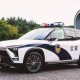 将私车改为白色警车,为啥警车车牌是白颜色？