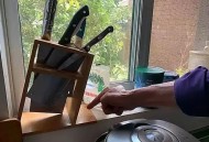 入室行窃先拿菜刀,私闯民宅我可以拿菜刀自卫吗？