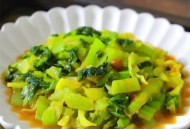 把女演员当菜发被开,好多女明星都是吃过水菜减肥的,什么叫过水菜?具体的做法是怎么样？