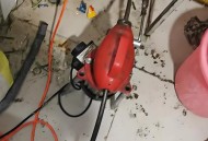 酒店浴巾裹着卫生巾,毛巾掉到厕所里把下水道堵住了用管道疏通剂有用吗？