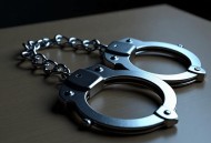 在内裤藏70.8克毒品,内裤里藏牌