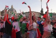 意大利塔楼两次坍塌,意大利球迷认为“朱婷不配获得世锦赛最佳主攻，塞拉好太多”，你怎么看？