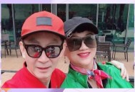 六小龄童悼念刘大刚,六小龄童晒合照跟谁呢刘大刚关系怎么样？