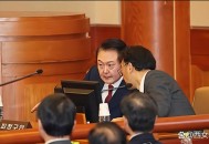 韩总统尹锡悦被起诉,韩法院再次判检察总长尹锡悦复职，说明什么？