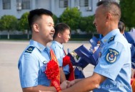 16年老兵告别边防,16年老兵告别边防战士视频