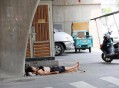 男童18楼坠下生还,河南1岁男童18楼坠落，家人目睹全程，你怎么看？