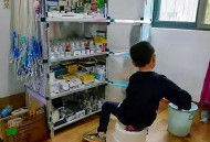 吃外卖后差点瘫痪,如何看待外卖小哥名下冒出11家公司，瘫痪母亲低保被取消？