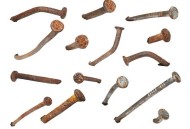 男子情绪失控吞钉子,铁钉生锈白糖融化什么意思？