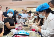 外国人组团学中医,为何有很多外国人来中国学中医？