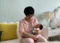 刚出生娃演剖腹镜头,各位宝妈，你们有坐月子才十天就走楼梯下去吃饭的吗？
