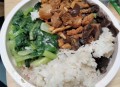 车站15元盒饭又火了,在火车站的候车室里，卖快餐是个理想的选择吗？