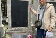 34岁妈妈满头白发,34岁妈妈满头白发亲吻墓碑