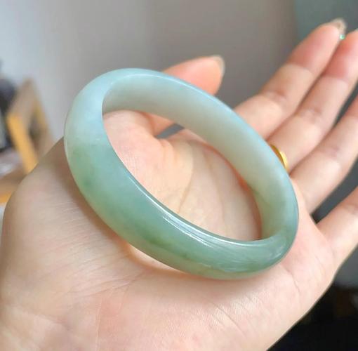 翡翠手镯弄丢只赔60,300元翡翠手镯可信吗?