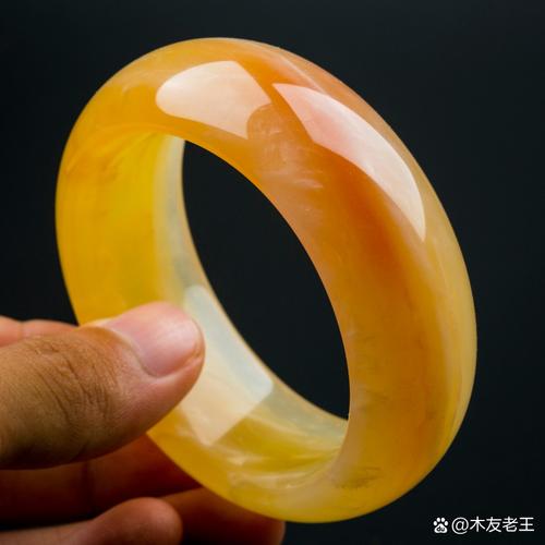 寄丢5万手镯仅赔67,八百多的玉手镯是真的吗?