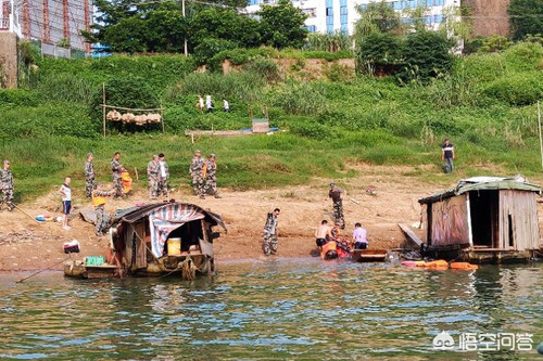 2初中生救落水儿童,全国中学生溺水情况及原因？