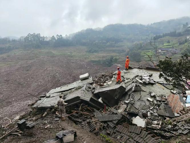 四川铁路桥发生垮塌,四川达州大楼倒塌事故要赔偿不?