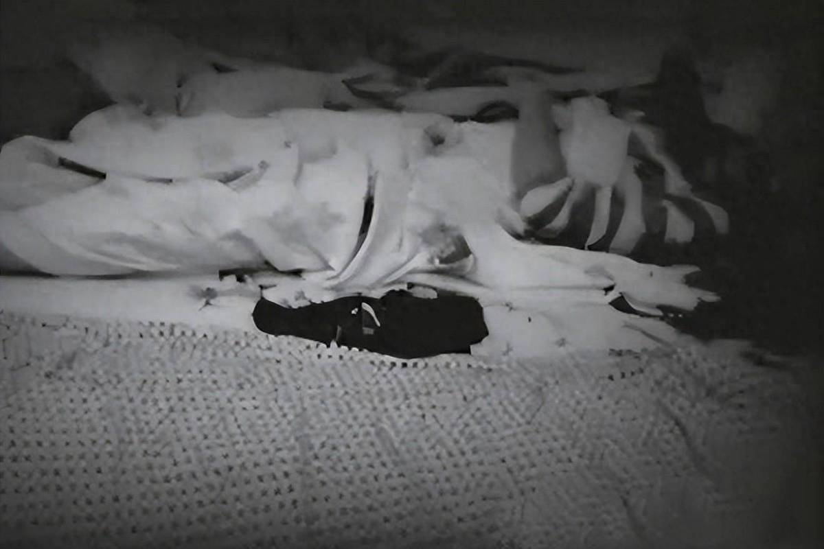 打死父亲其母欲顶罪,假如女儿失手杀死人,父亲为女儿顶罪,服刑完后 事情败露会发生什么?