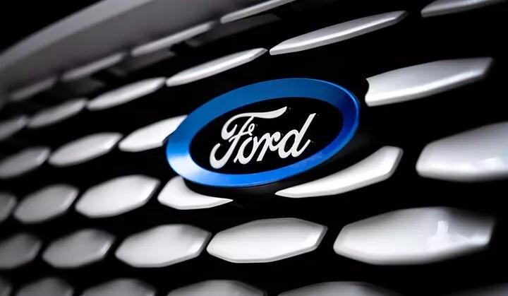 首尔一列地铁起火,宝马在韩国起火了,韩国禁宝马,大家怎么看百年企业又起火?