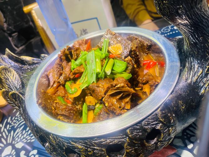 凤凰古城百人抢鸭子,凤凰鸭做法?