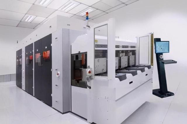 中国量子领域新突破,中科大立大功！光量子芯片核心技术被突破，中国能否换道超车？