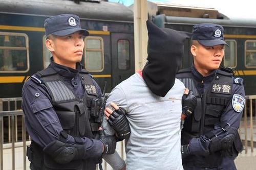 银行遭劫匪抢30余万,英国银行大劫案的真相是什么?能说具体点吗?