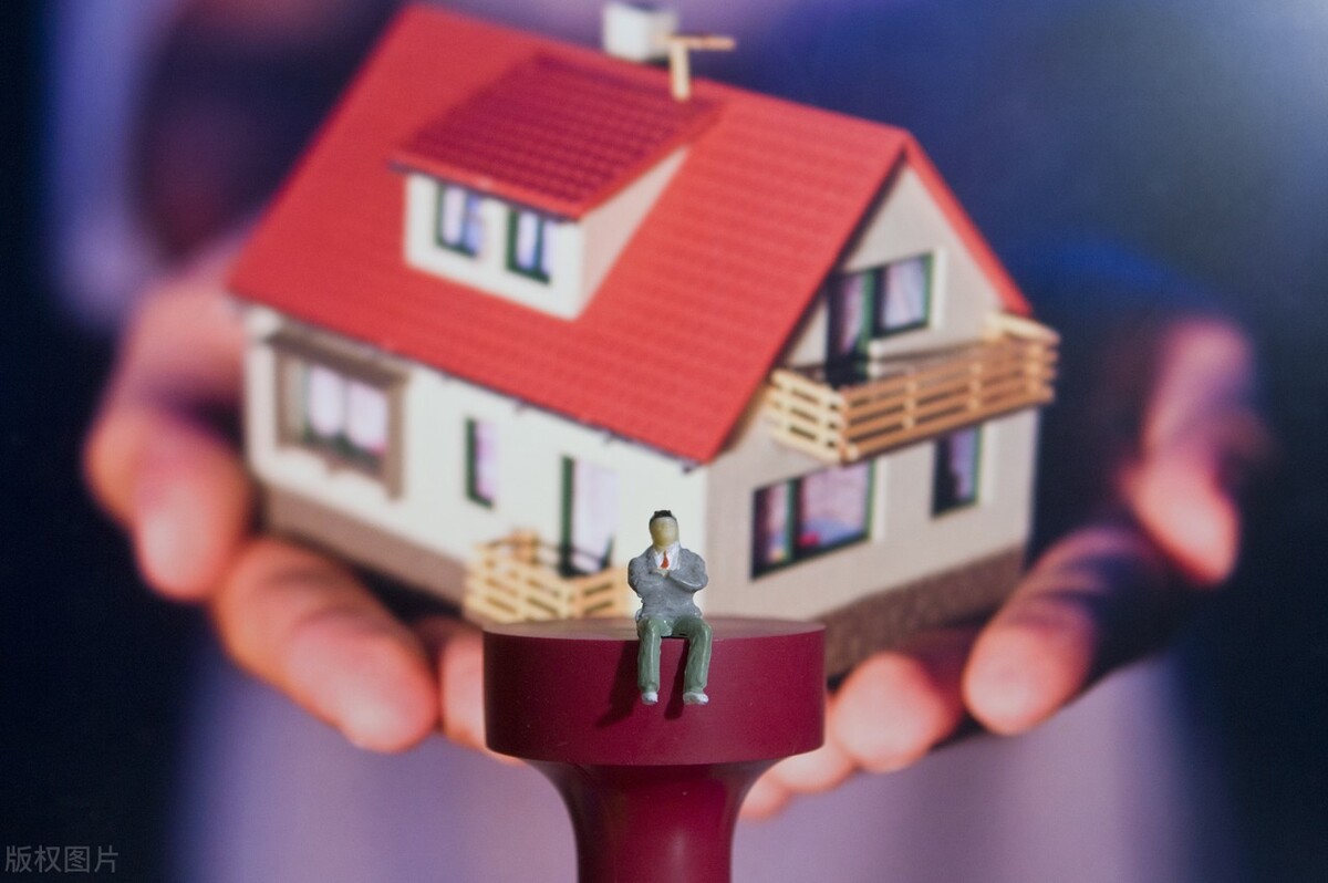 民营房企现土拍市场,开发商是国企必须公开招标吗？