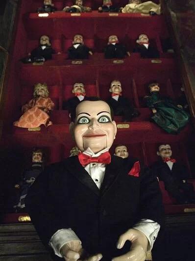 带妻儿自杀独自逃生,电锯惊魂4结局解析剧情?