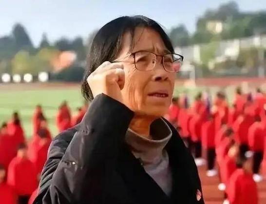 张桂梅将第15次送考,张桂梅连续11年送考从未缺席