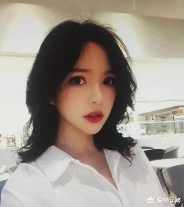 女网红违停跳上警车,女网红违停跳上警车视频 女网红违停跳上警车,女网红违停跳上警车视频