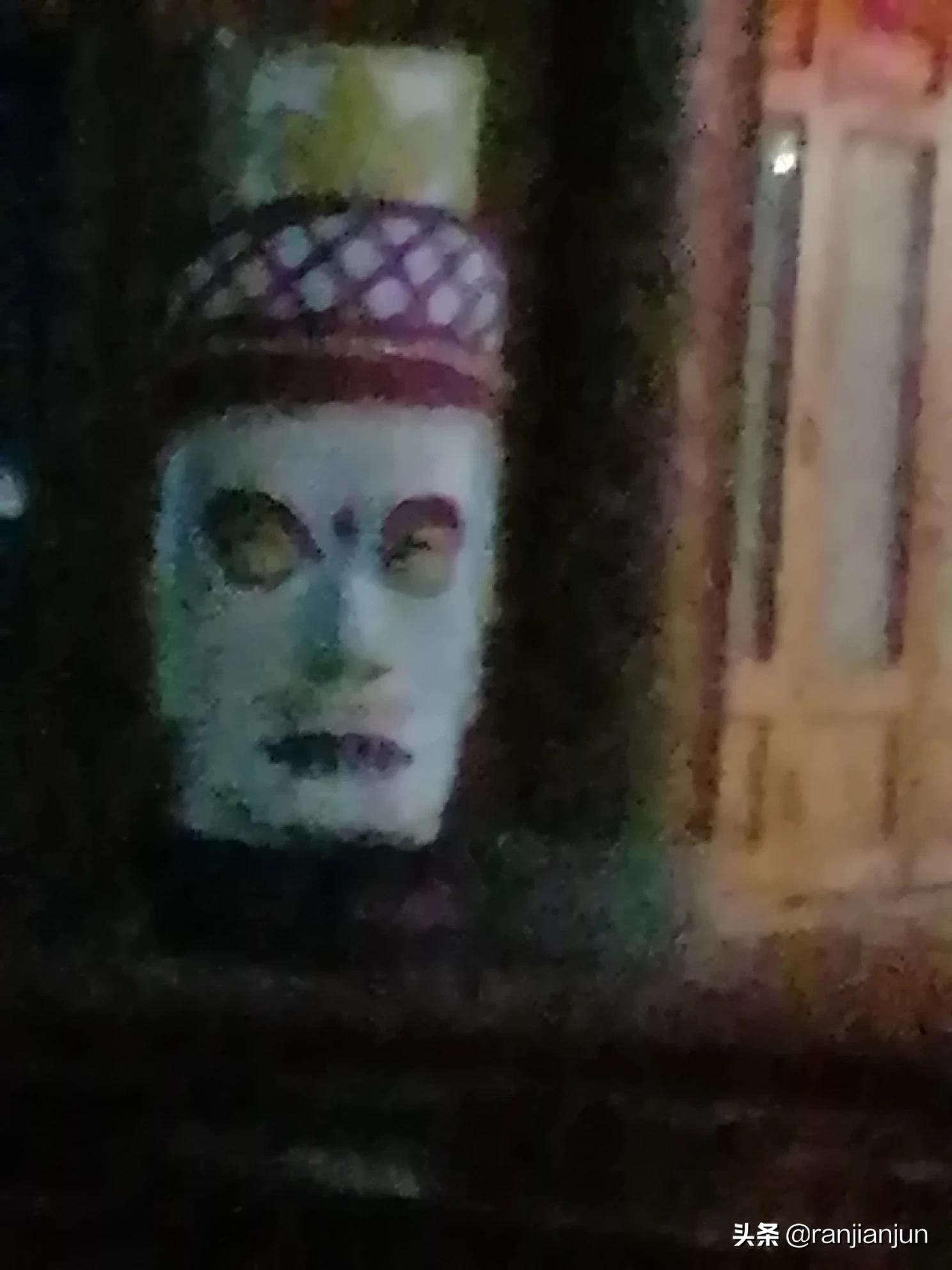 女网红违停跳上警车,刘二狗和一龙是否存在炒作？各位大侠怎么看？