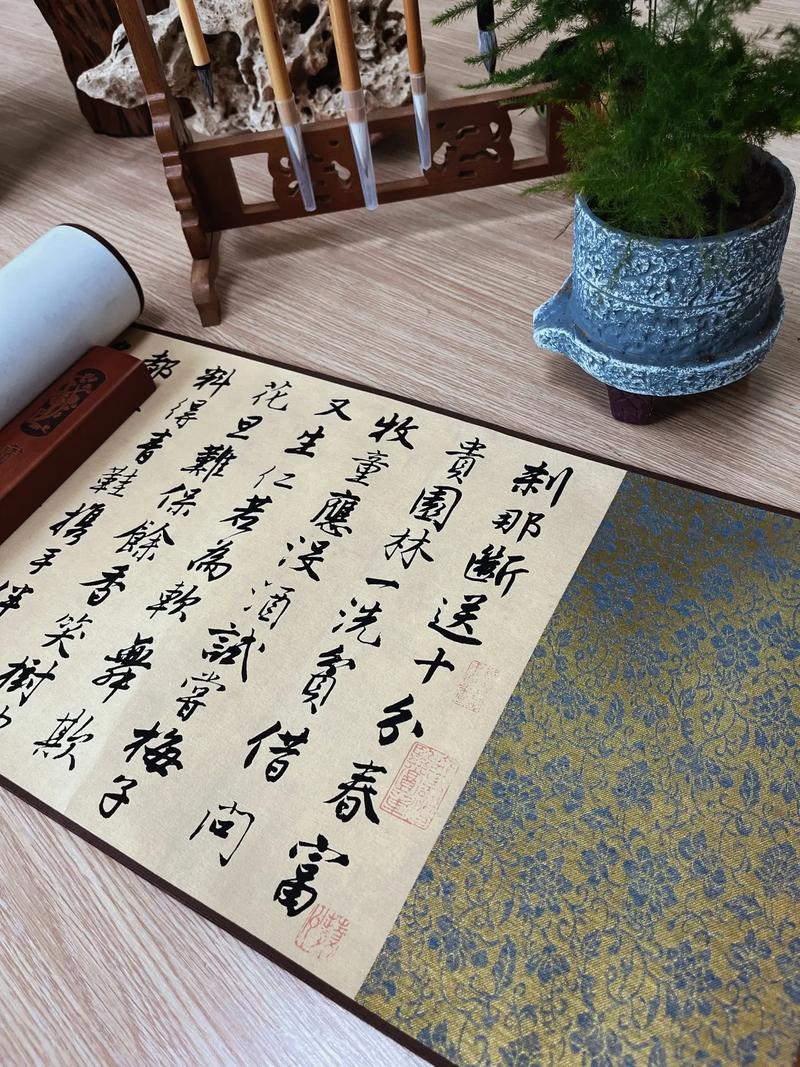 西子电梯总裁坠亡,唐伯虎有什么经典的诗词?