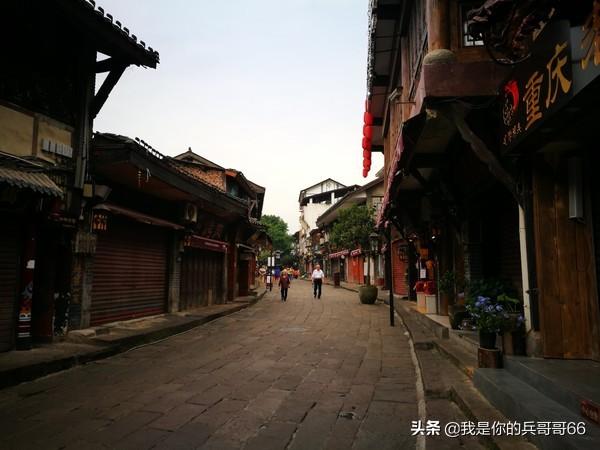 游客重庆吃烧烤被宰,磁器口有什么著名的美食？