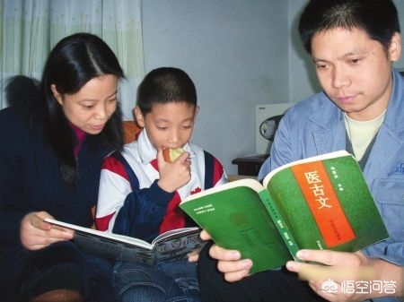 济南父子一起高考,高考父子拥抱文案？