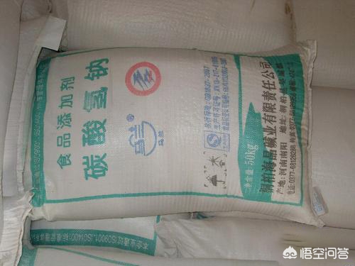 把给鸡吃的米给人吃,中国画公鸡母鸡小鸡吃米什么寓意? 把给鸡吃的米给人吃,中国画公鸡母鸡小鸡吃米什么寓意?